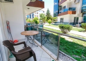 شقة في مجمع غني بالبنية التحتية في منطقة كونيالتي - أنطاليا.