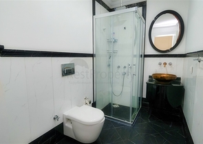 شقة في مجمع غني بالبنية التحتية في منطقة كونيالتي - أنطاليا.