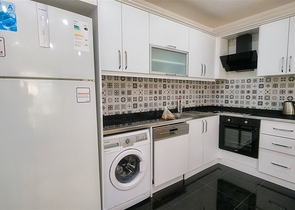 شقة في مجمع غني بالبنية التحتية في منطقة كونيالتي - أنطاليا.