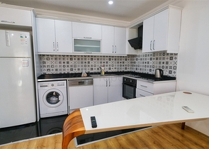 شقة في مجمع غني بالبنية التحتية في منطقة كونيالتي - أنطاليا.