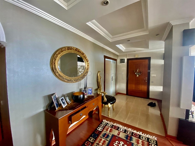 شقة 3 + 1 في مجمع مطل على البحر في لارا - أنطاليا