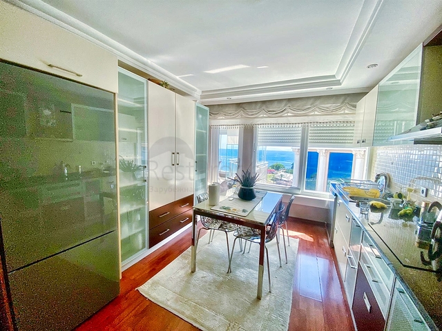 شقة 3 + 1 في مجمع مطل على البحر في لارا - أنطاليا