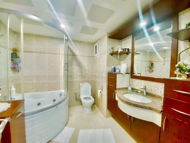 شقة 3 + 1 في مجمع مطل على البحر في لارا - أنطاليا