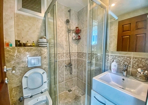 شقة 3 + 1 في مجمع مطل على البحر في لارا - أنطاليا