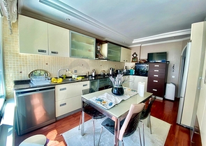 شقة 3 + 1 في مجمع مطل على البحر في لارا - أنطاليا