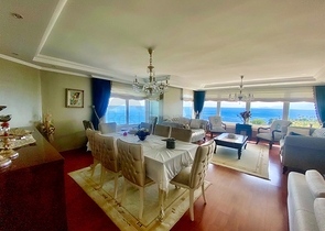 شقة 3 + 1 في مجمع مطل على البحر في لارا - أنطاليا