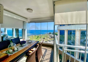 شقة 3 + 1 في مجمع مطل على البحر في لارا - أنطاليا