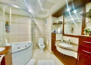 شقة 3 + 1 في مجمع مطل على البحر في لارا - أنطاليا