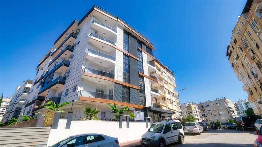 شقة 2 + 1 في وسط أنطاليا