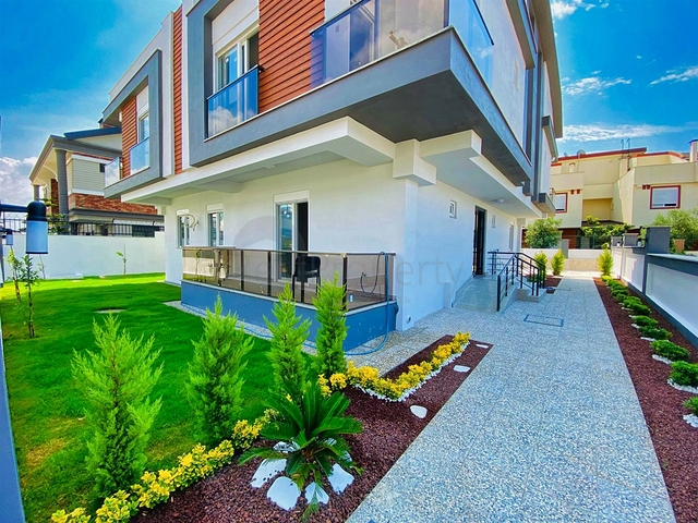 شقق في منطقة لارا - أنطاليا