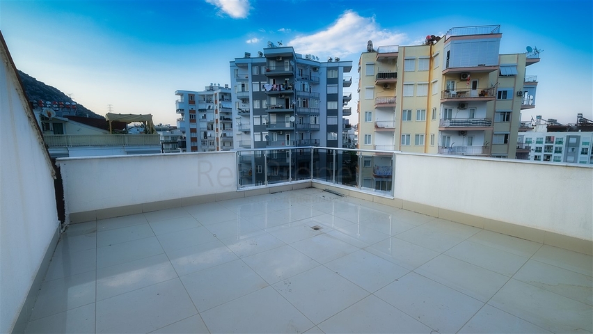 شقة 4 + 1 في منطقة كونيالتي - انطاليا