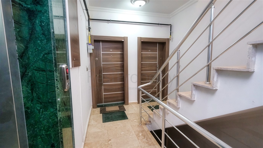 شقة 4 + 1 في منطقة كونيالتي - انطاليا