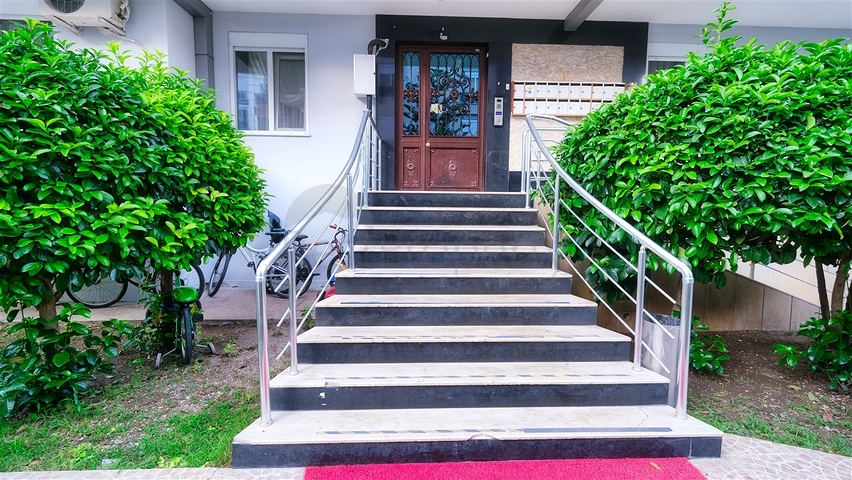 شقة 4 + 1 في منطقة كونيالتي - انطاليا