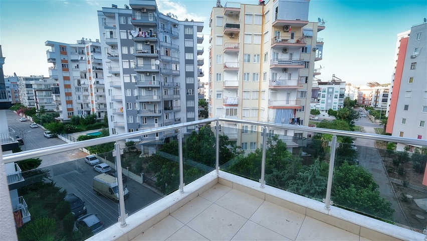 شقة 4 + 1 في منطقة كونيالتي - انطاليا