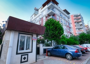 شقة 4 + 1 في منطقة كونيالتي - انطاليا