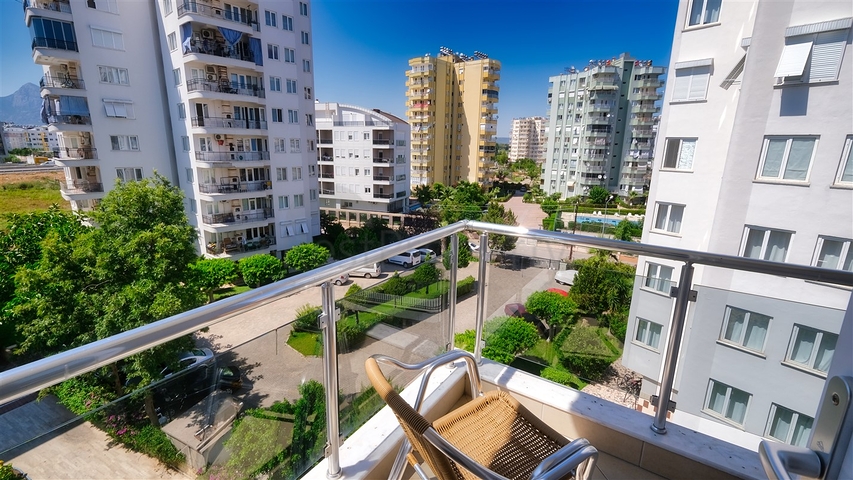 شقة 3 + 2 في منطقة كونيالتي - انطاليا