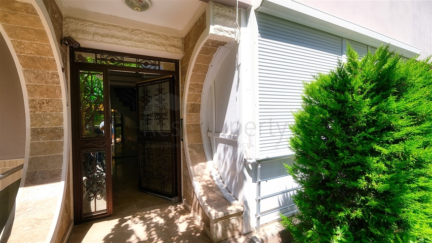 شقة 3 + 2 في منطقة كونيالتي - انطاليا