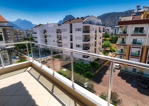 شقة 3 + 2 في منطقة كونيالتي - انطاليا