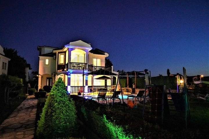 فيلا في منطقة كاليس - فتحية