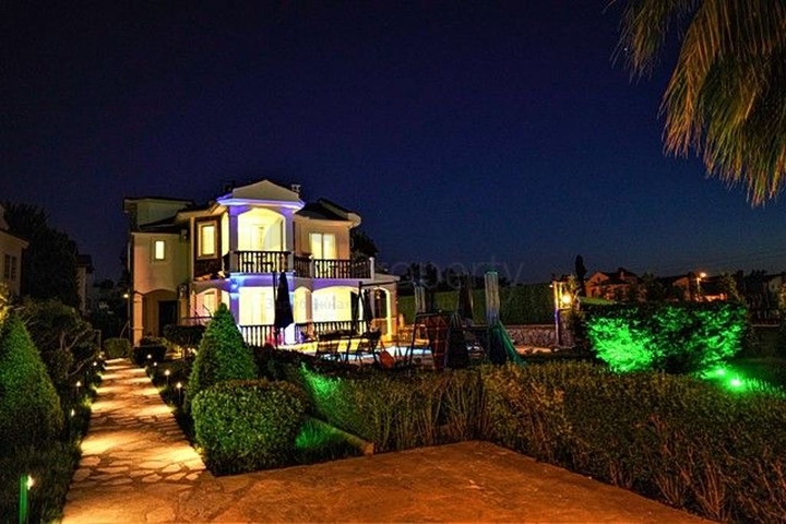 فيلا في منطقة كاليس - فتحية