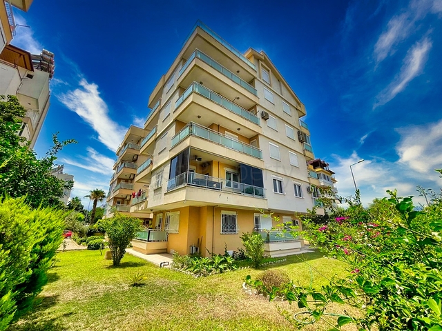 شقة 3 + 1 في موقع فريد في كونيالتي - أنطاليا