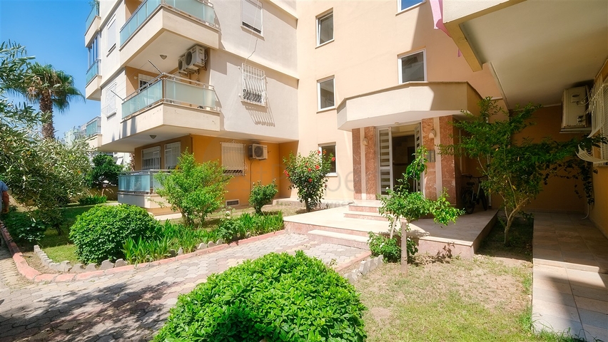 شقة 3 + 1 في موقع فريد في كونيالتي - أنطاليا