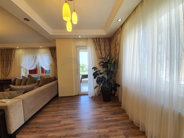 شقة 3 + 1 في موقع فريد في كونيالتي - أنطاليا