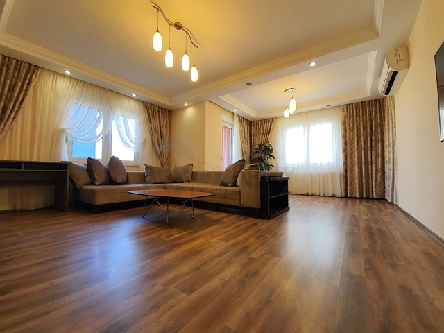 شقة 3 + 1 في موقع فريد في كونيالتي - أنطاليا