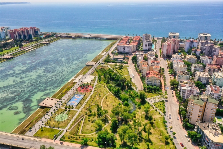 شقة 3 + 1 في موقع فريد في كونيالتي - أنطاليا