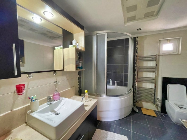 شقة 3 + 1 في موقع فريد في كونيالتي - أنطاليا