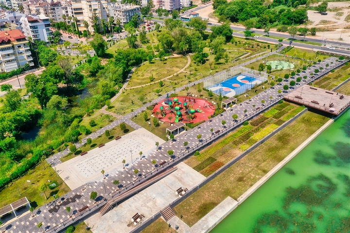 شقة 3 + 1 في موقع فريد في كونيالتي - أنطاليا