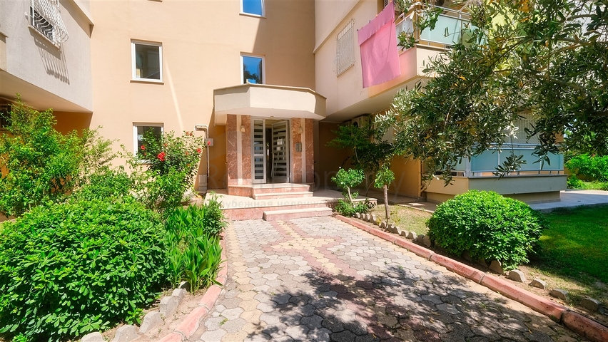 شقة 3 + 1 في موقع فريد في كونيالتي - أنطاليا