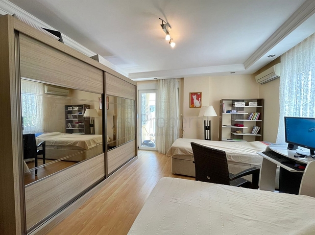 شقة 3 + 1 في موقع فريد في كونيالتي - أنطاليا