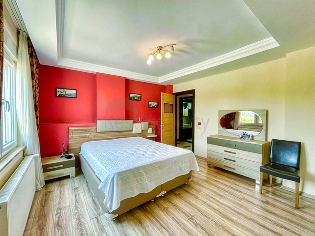 شقة 3 + 1 في موقع فريد في كونيالتي - أنطاليا