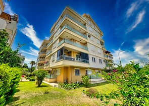 شقة 3 + 1 في موقع فريد في كونيالتي - أنطاليا