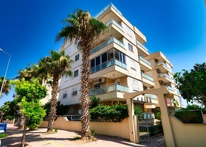 شقة 3 + 1 في موقع فريد في كونيالتي - أنطاليا