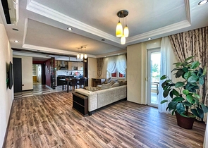 شقة 3 + 1 في موقع فريد في كونيالتي - أنطاليا