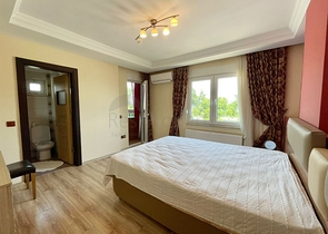 شقة 3 + 1 في موقع فريد في كونيالتي - أنطاليا