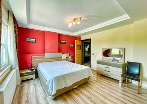 شقة 3 + 1 في موقع فريد في كونيالتي - أنطاليا