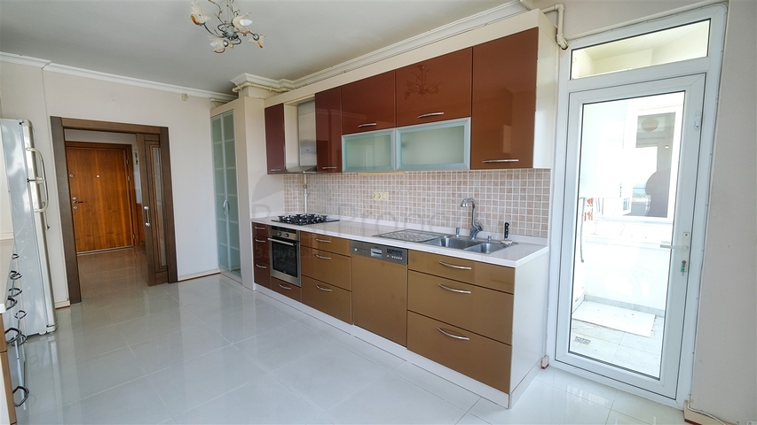 شقة 3 + 1 في منطقة جيرسو الصغيرة - أنطاليا