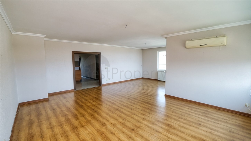 شقة 3 + 1 في منطقة جيرسو الصغيرة - أنطاليا