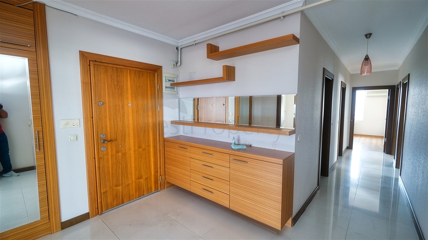 شقة 3 + 1 في منطقة جيرسو الصغيرة - أنطاليا