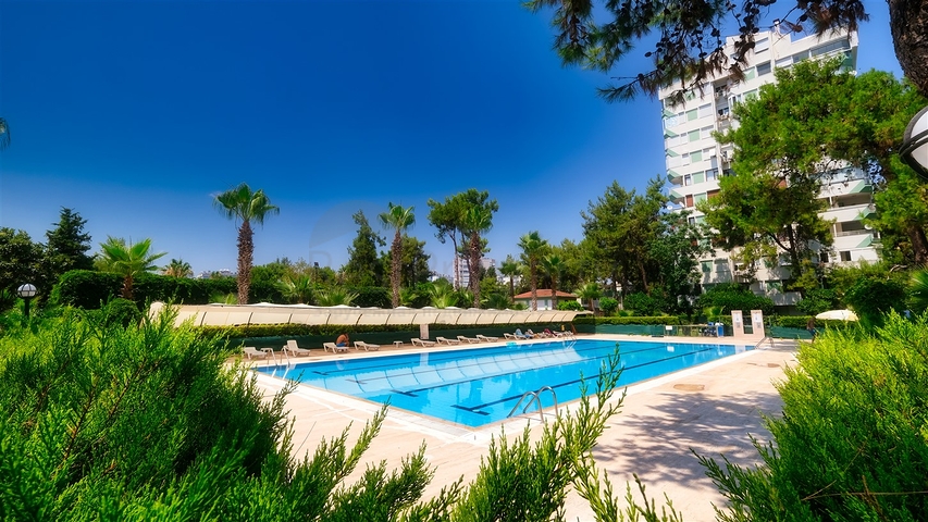 شقة 3 + 1 في منطقة جيرسو الصغيرة - أنطاليا