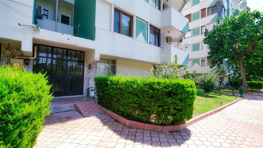 شقة 3 + 1 في منطقة جيرسو الصغيرة - أنطاليا