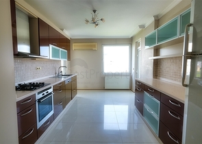 شقة 3 + 1 في منطقة جيرسو الصغيرة - أنطاليا