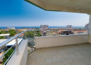 شقة 3 + 1 في منطقة جيرسو الصغيرة - أنطاليا