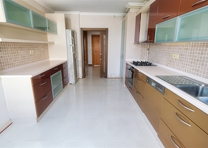 شقة 3 + 1 في منطقة جيرسو الصغيرة - أنطاليا