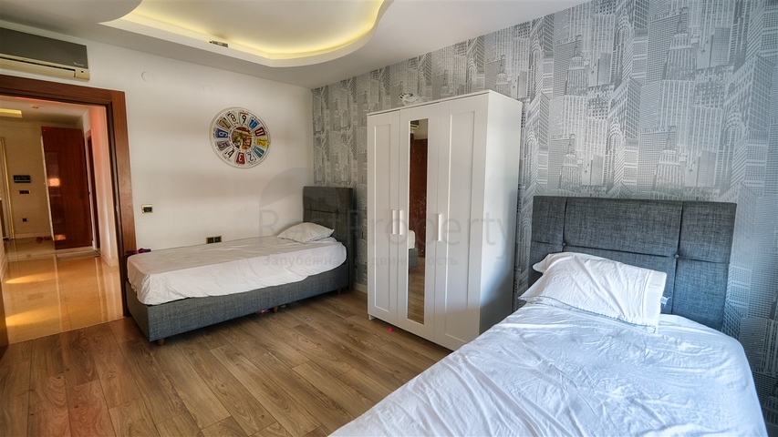 شقة 3 + 1 في منطقة اونجالي الصغيرة - انطاليا