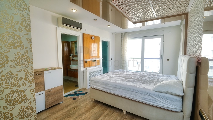 شقة 3 + 1 في منطقة اونجالي الصغيرة - انطاليا