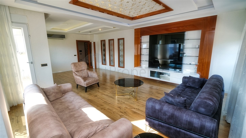 شقة 3 + 1 في منطقة اونجالي الصغيرة - انطاليا